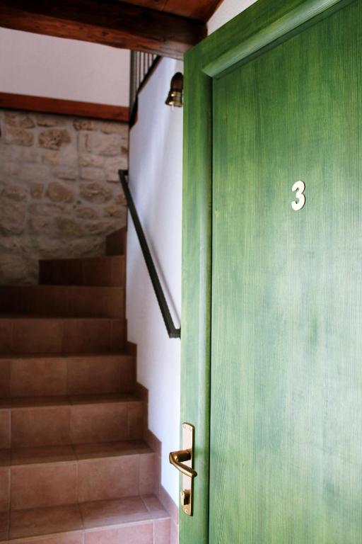 House Ivancic-Free Parking Трогир Номер фото